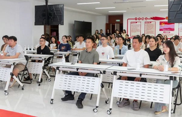 銘記歷史，砥礪前行——瑞方人力組織觀看九三閱兵儀式 第2張